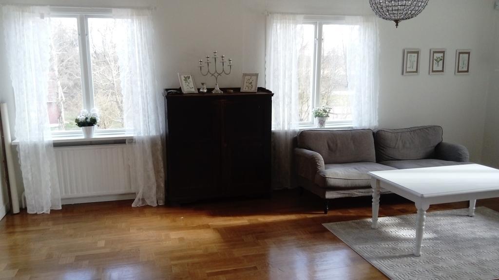 Byskolansvandrarhem Bronnestad Экстерьер фото